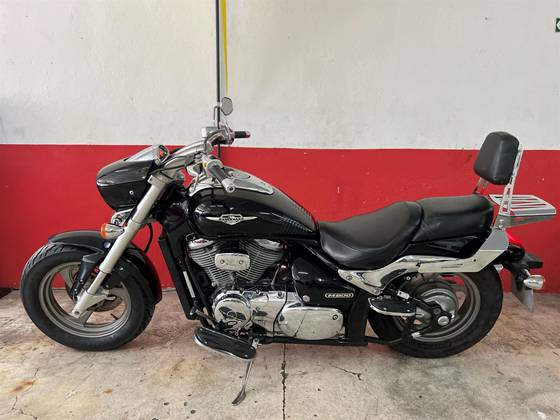 SUZUKI BOULEVARD M800 